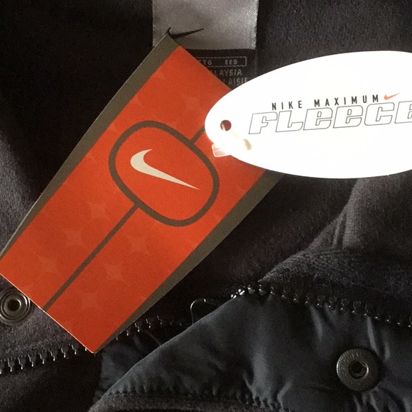 Nike XXL Black Fleece Sweatshirt - Picture 4 of 4